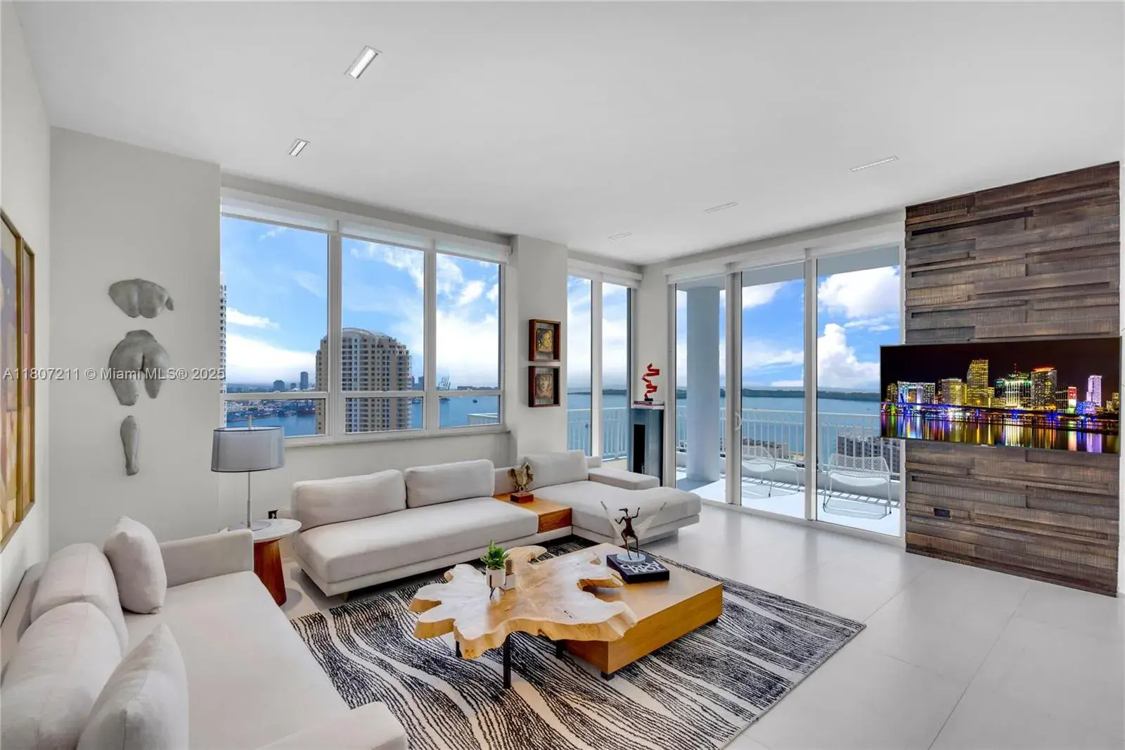 2 bedroom 2 bath Residential for sale at 801 Brickell Key Blvd # 3311, Miami FL 33131