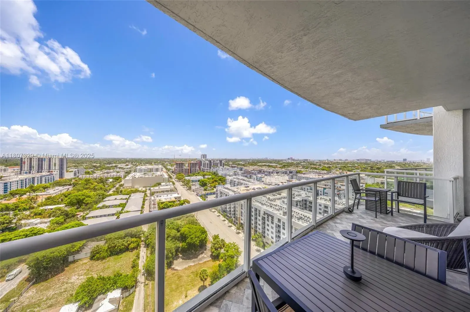 1 bedroom 1 bath Residential for sale at 315 NE 3rd Ave # 1809, Fort Lauderdale FL 33301