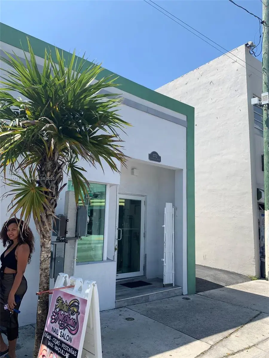 1772 W Flagler St, Miami FL 33135