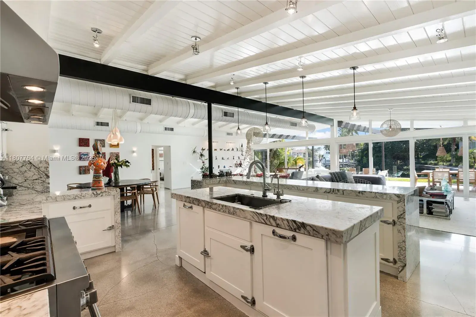 5 bedroom 5 bath for rent at 270 Island Dr, Key Biscayne FL 33149