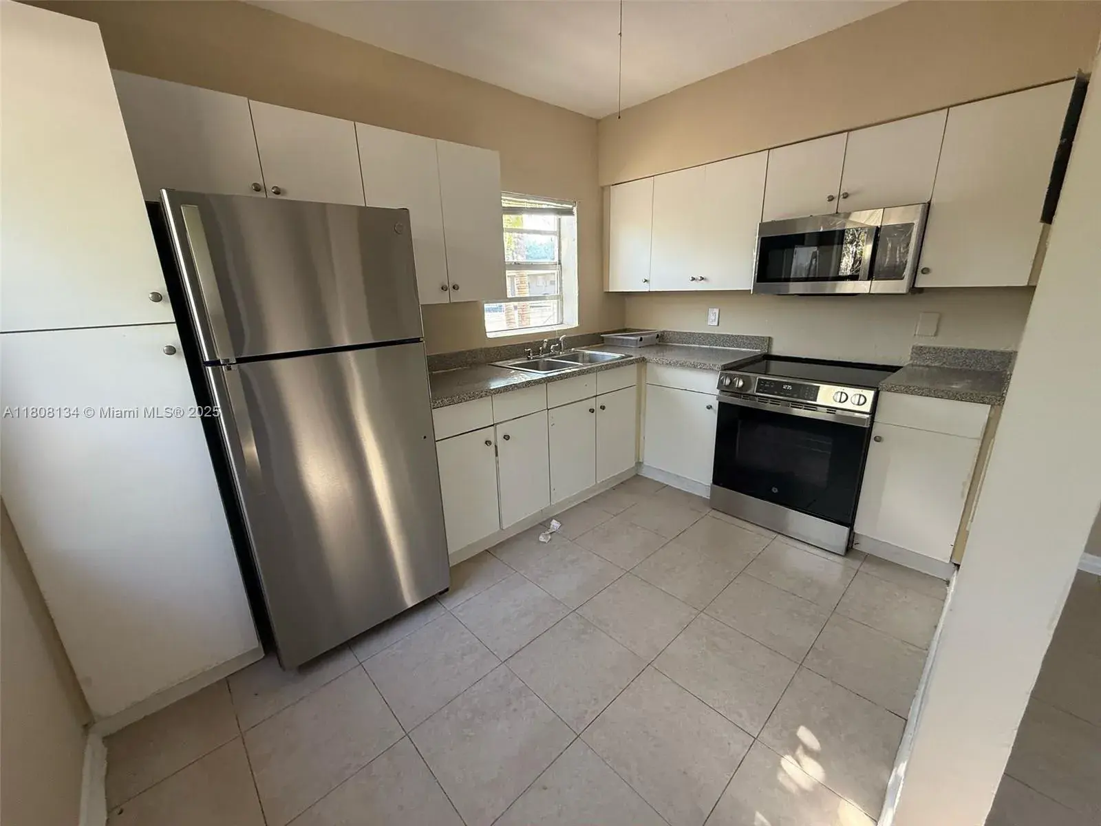 1025 NW 3rd Ave, Fort Lauderdale FL 33311