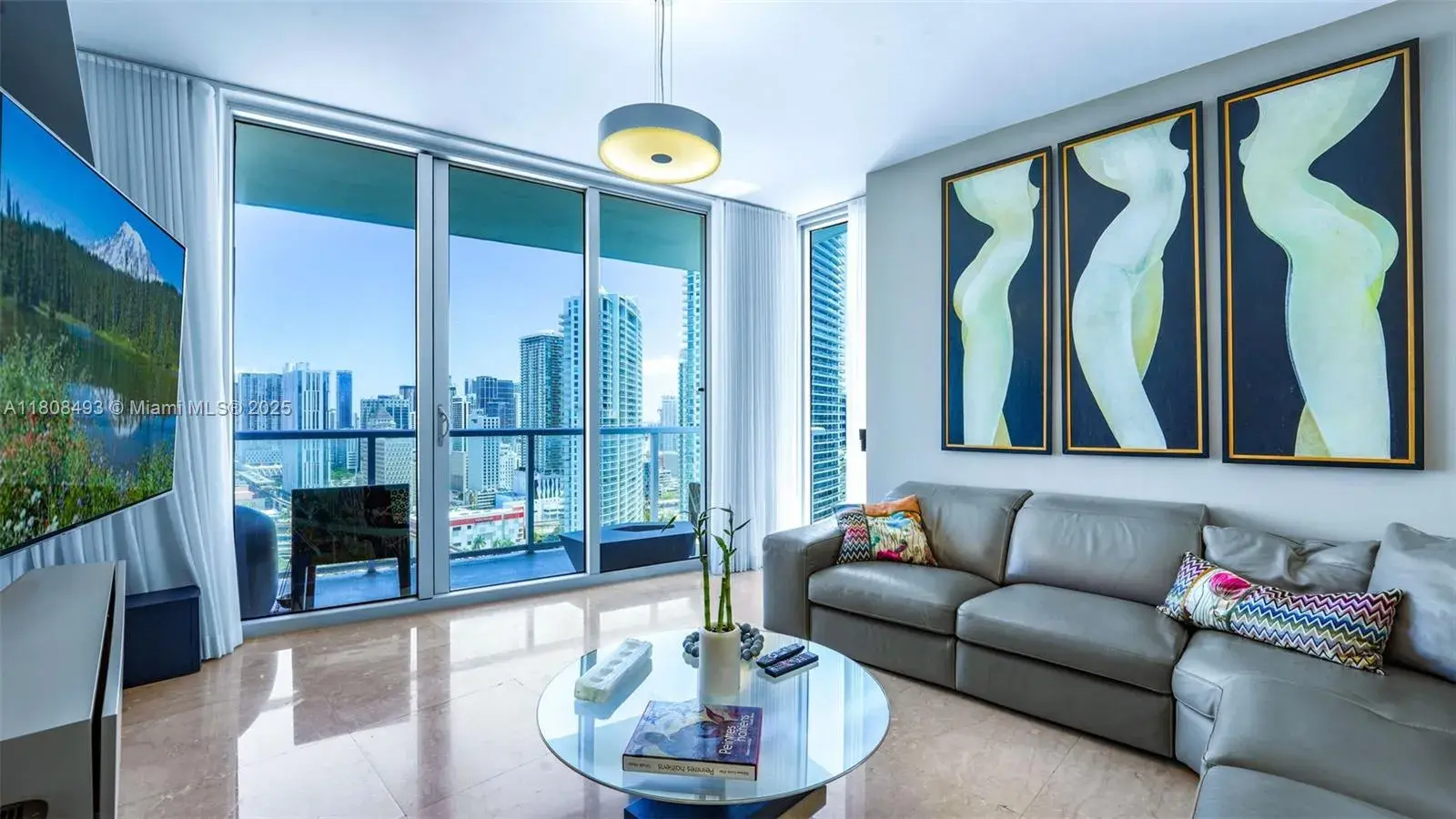 185 SW 7th St # 2911, Miami FL 33130