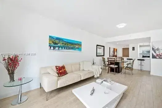 185 SE 14th Ter # 1410, Miami FL 33131