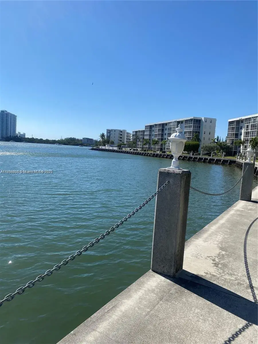 3030 Marcos Dr # T504, Aventura FL 33160