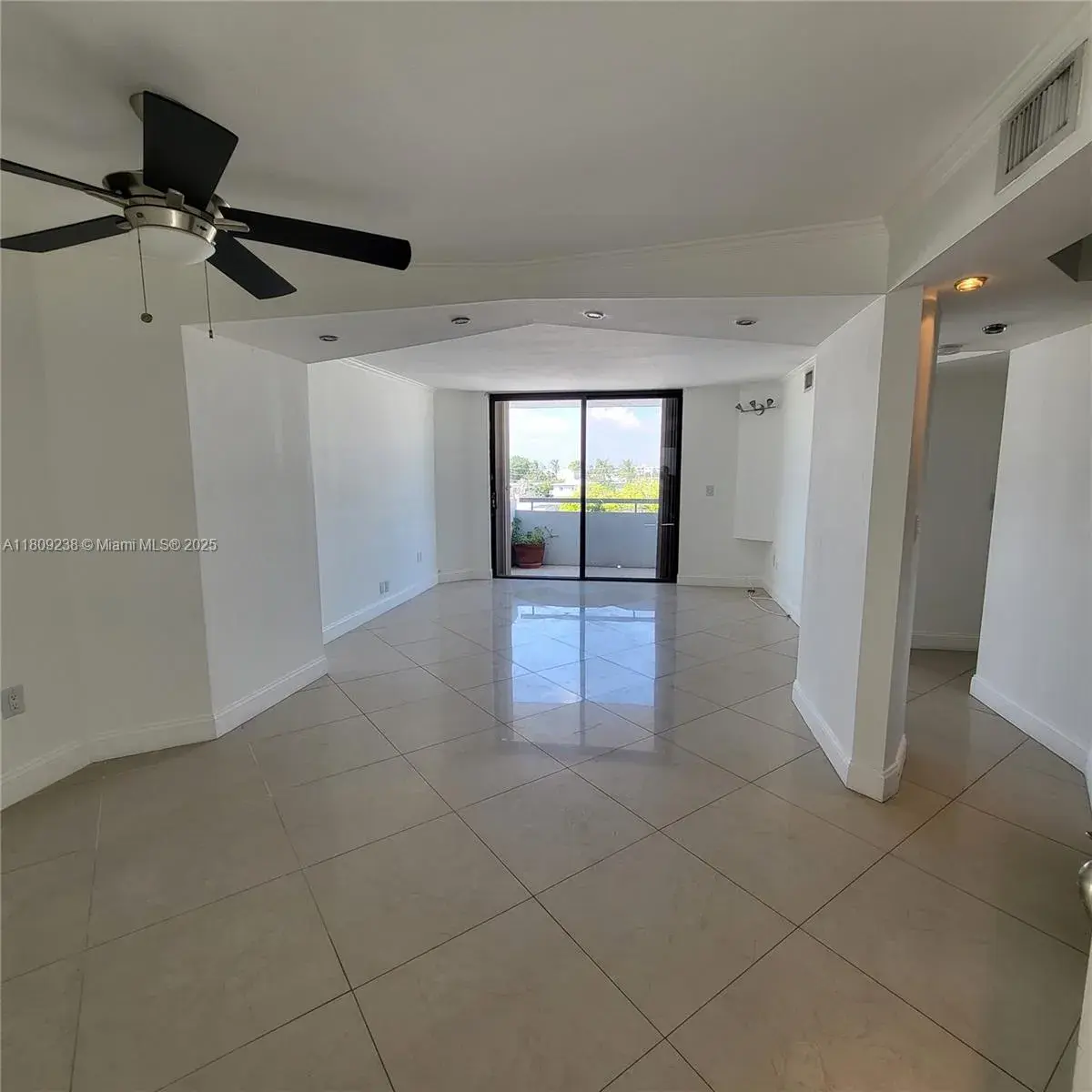 7300 Wayne Ave # 416, Miami Beach FL 33141