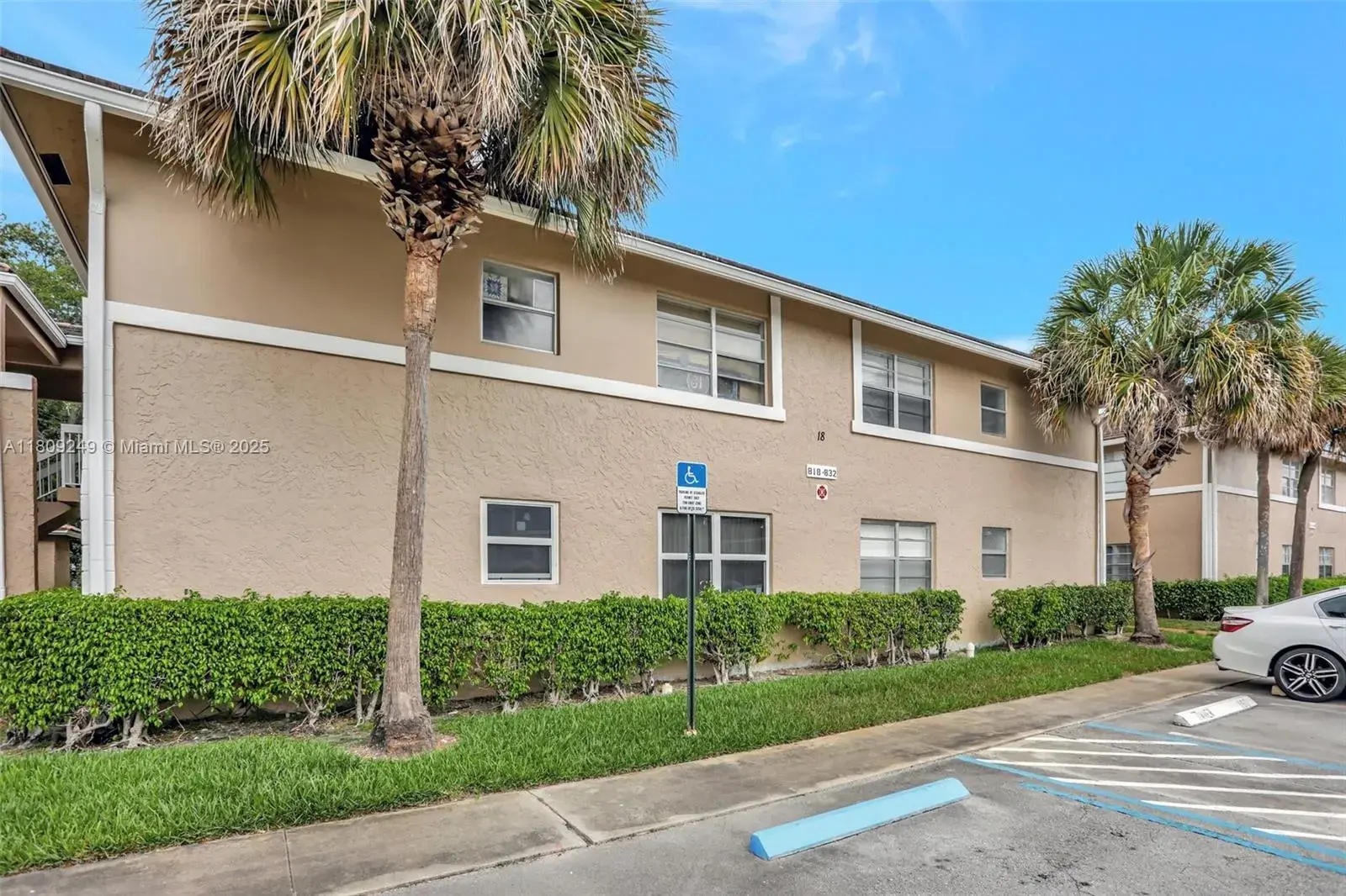 2 bedroom 2 bath Residential for sale at 826 Twin Lakes Dr # D, Coral Springs FL 33071