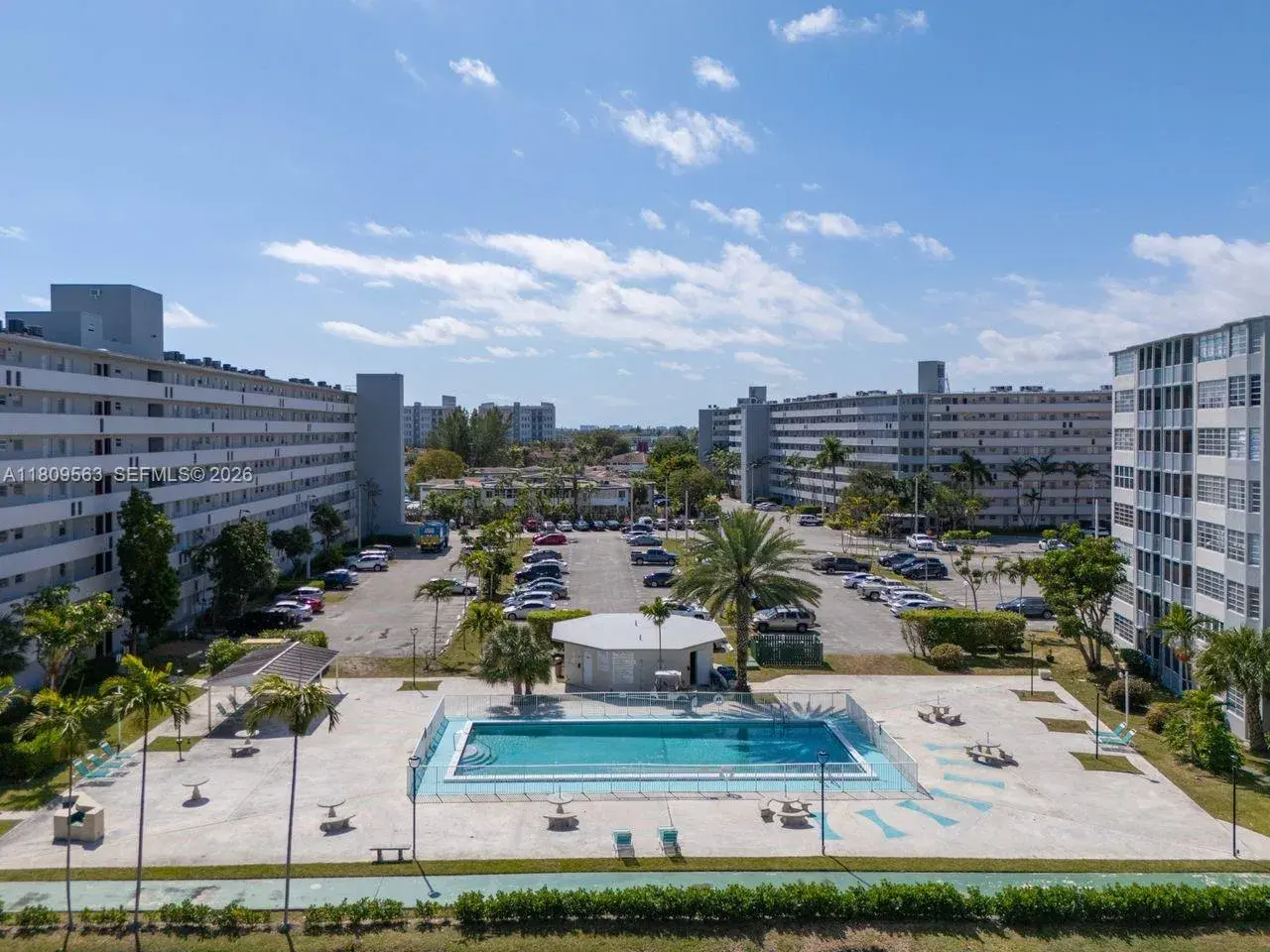 2 bedroom 2 bath Residential for sale at 1770 NE 191st St # 1, Miami FL 33179