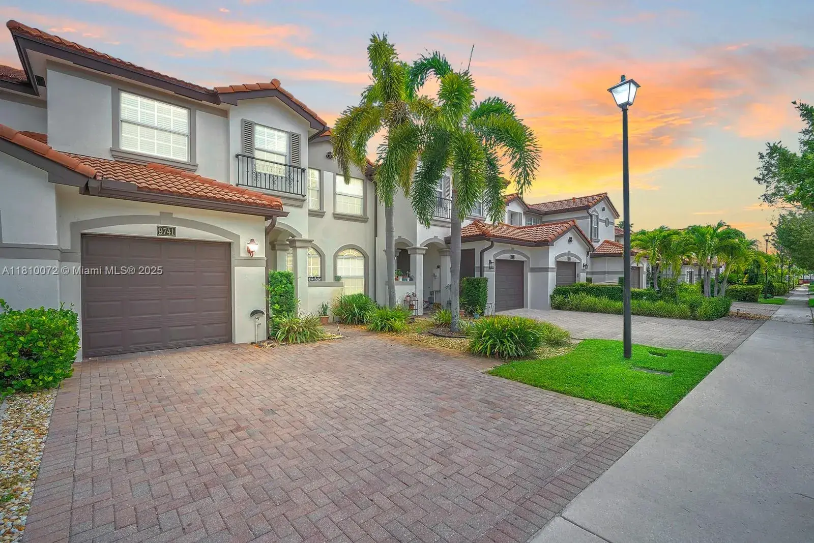 9741 Darlington Pl, Cooper City FL 33328