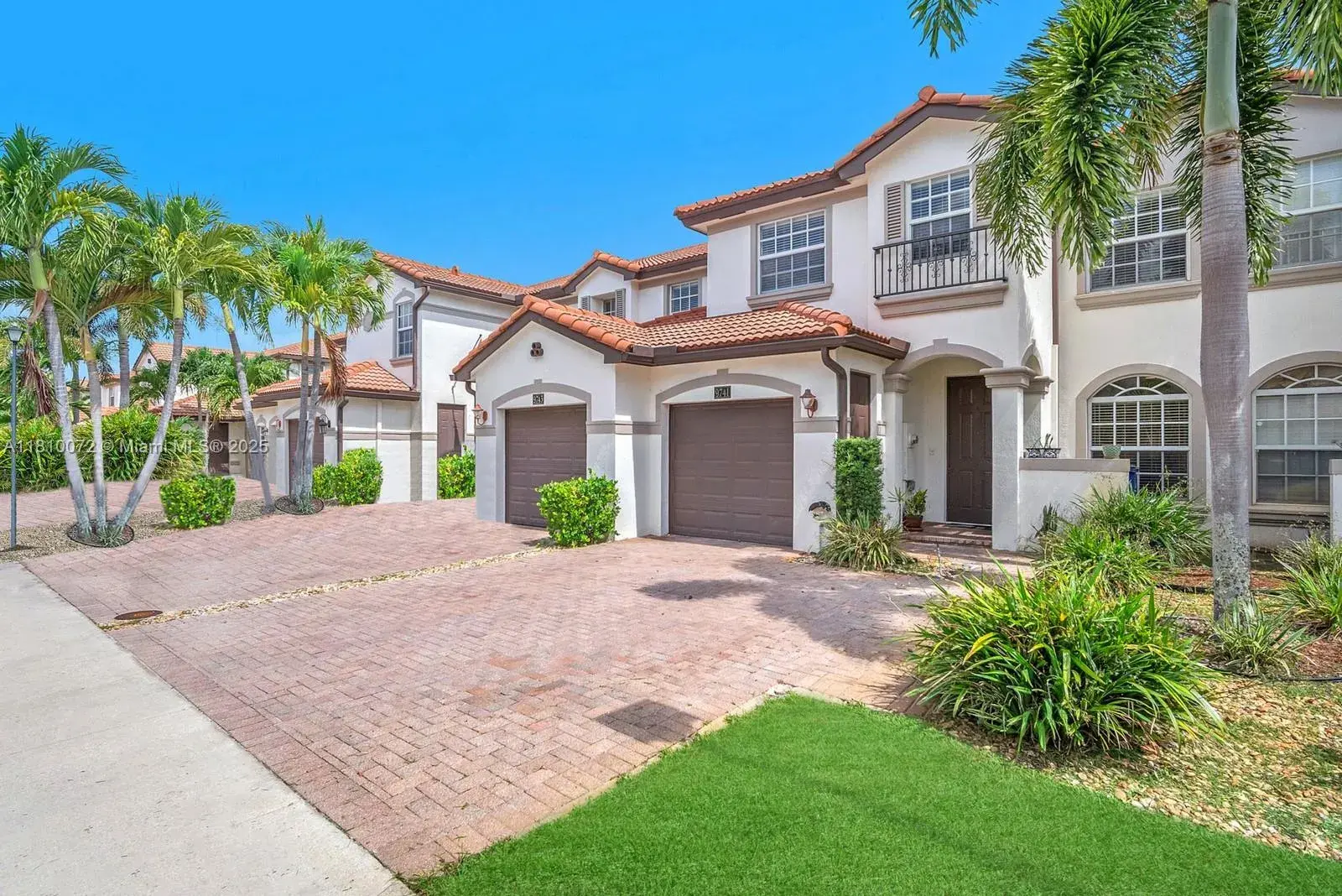 9741 Darlington Pl, Cooper City FL 33328