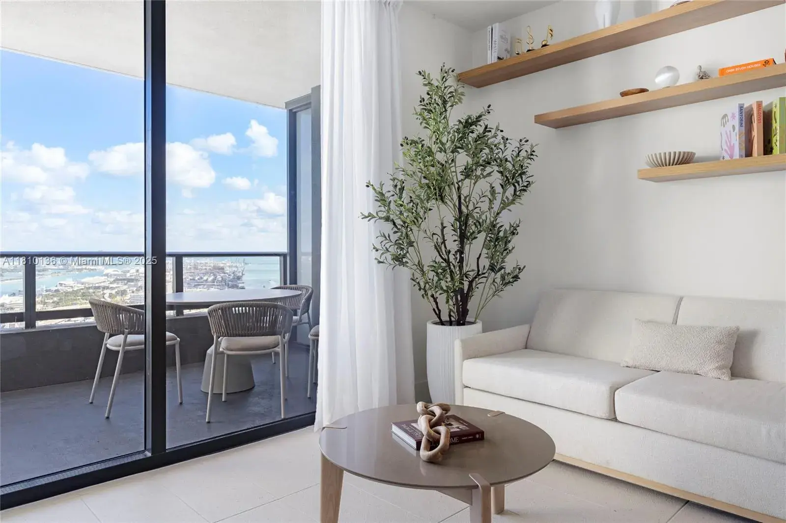 3 bedroom 3 bath Residential Lease for rent at 159 NE 6th St # 3615, Miami FL 33132