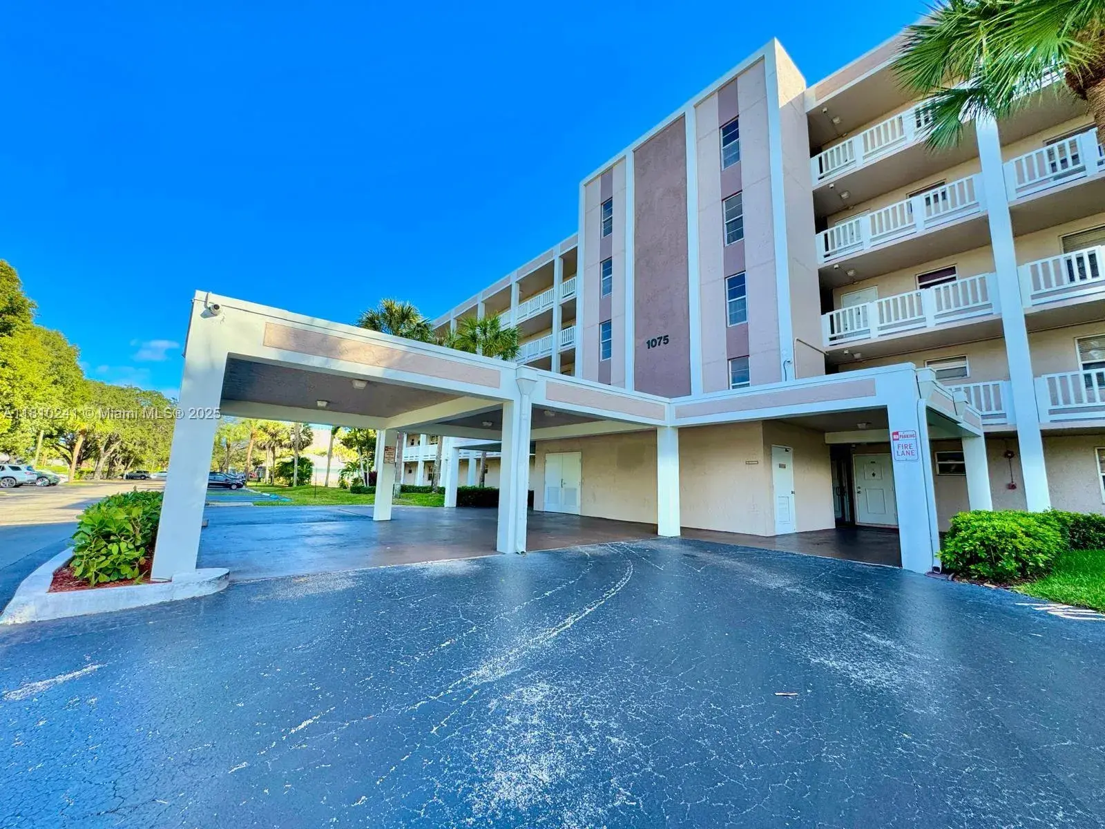 1 bedroom 1 bath Residential for sale at 1075 Riverside Dr # 404, Coral Springs FL 33071