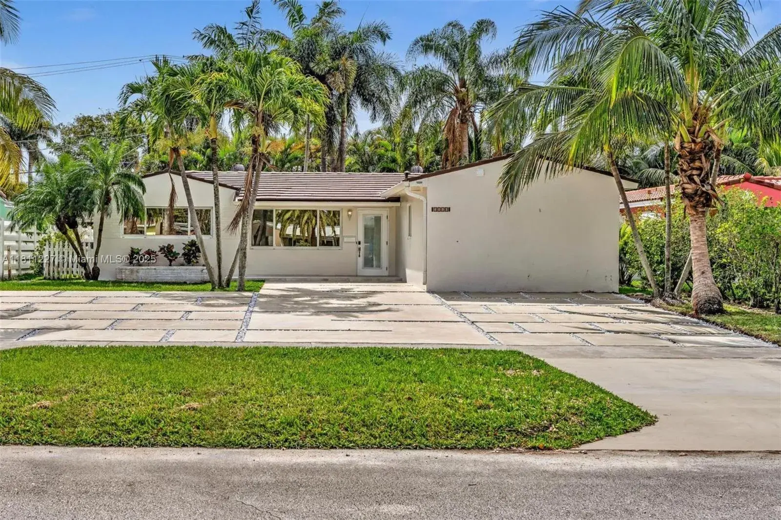 4 bedroom 3 bath Residential for sale at 1510 Coolidge St, Hollywood FL 33020