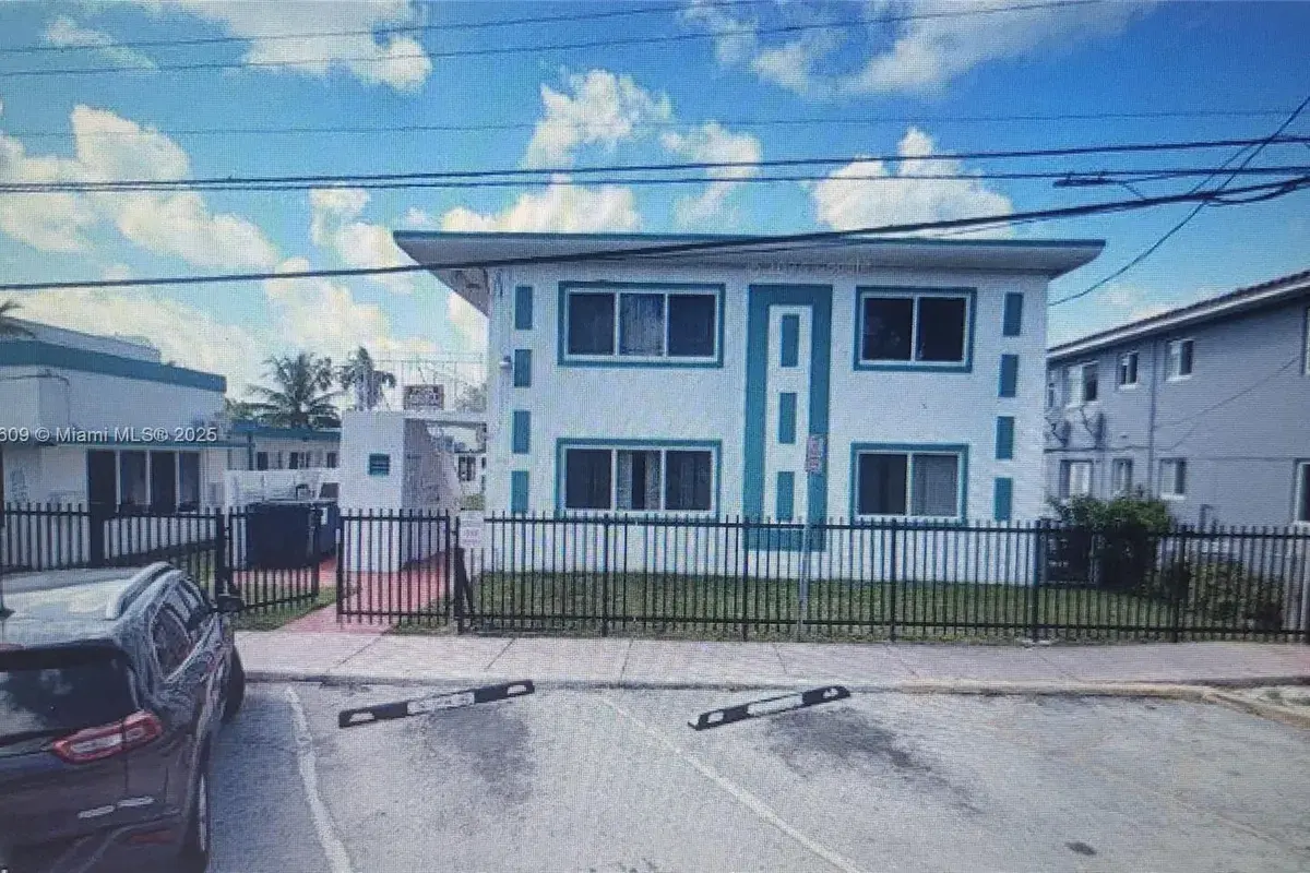 2101 Calais Dr # 10, Miami Beach FL 33141