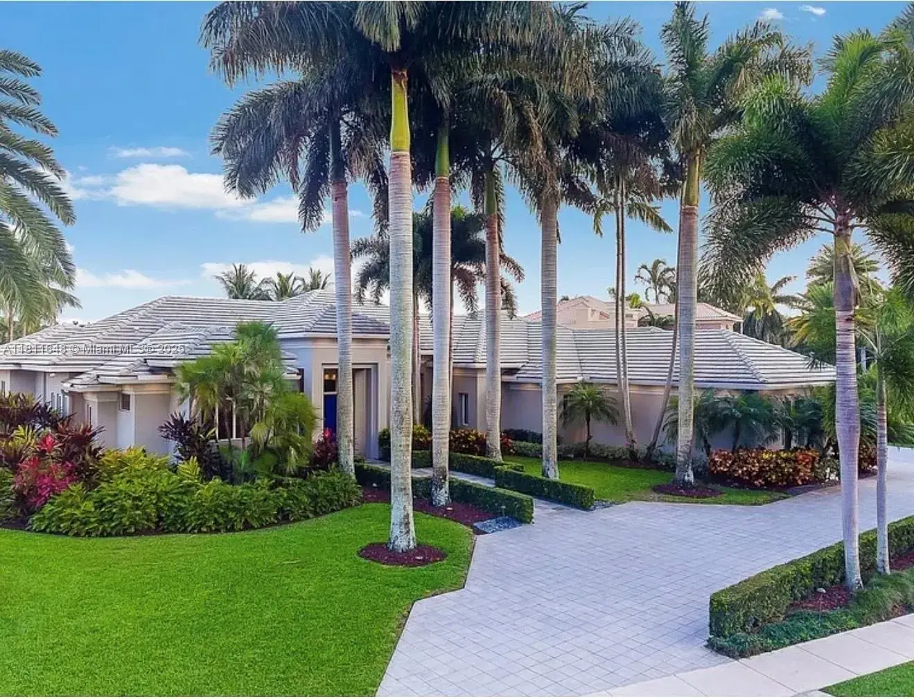 5 bedroom 5 bath Residential for sale at 10392 Harrier St, Plantation FL 33324