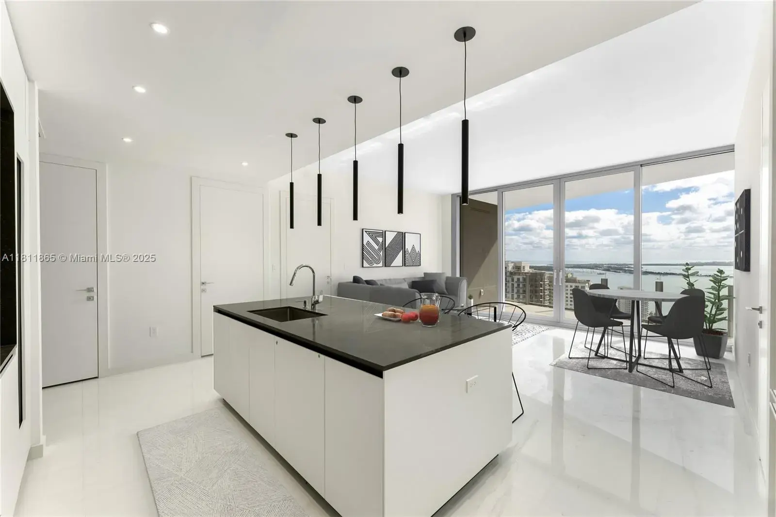 2 bedroom 2 bath Residential for sale at 300 Biscayne Blvd Way # 3606, Miami FL 33130