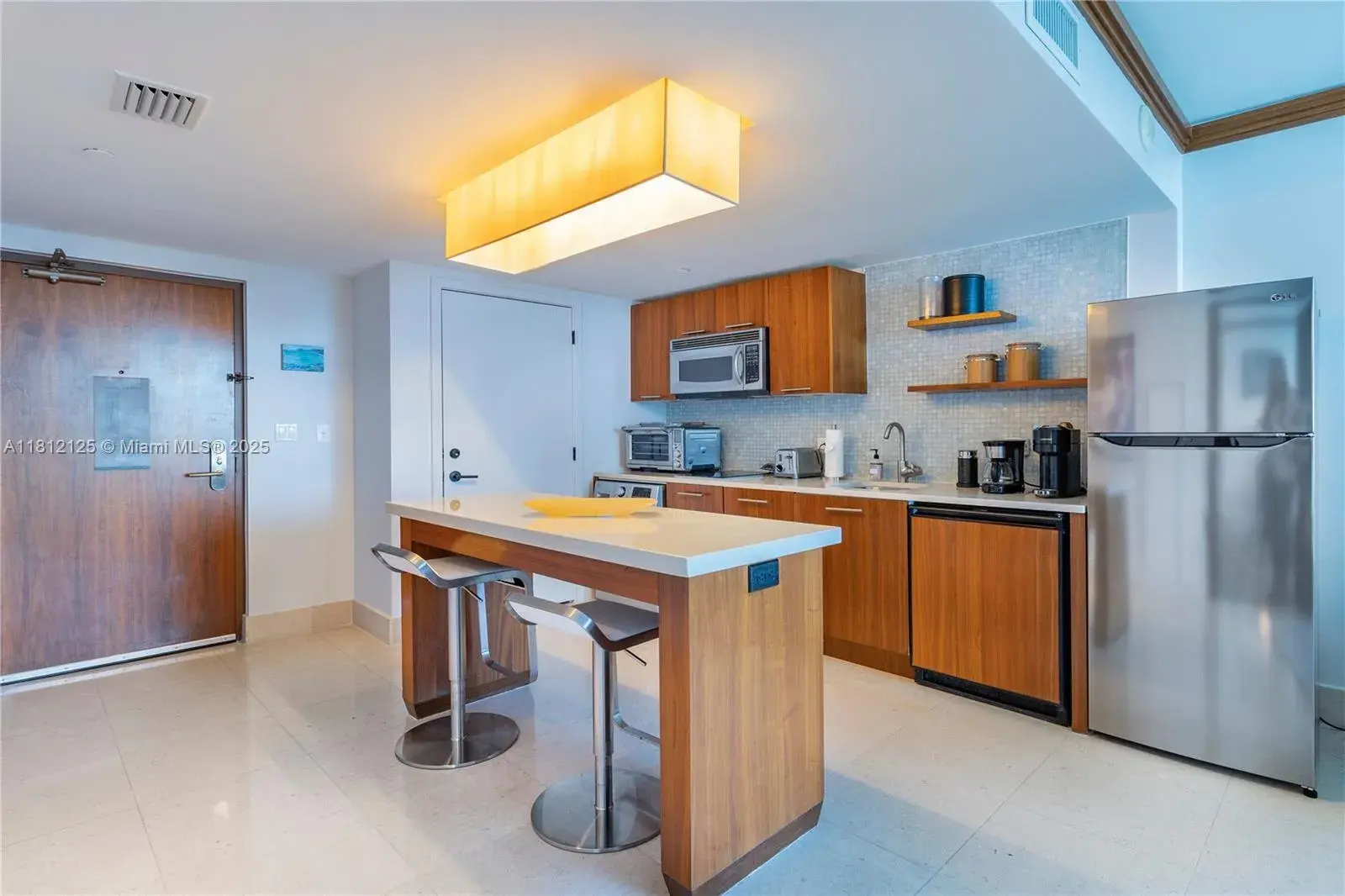 6801 Collins Ave # 512, Miami Beach FL 33141