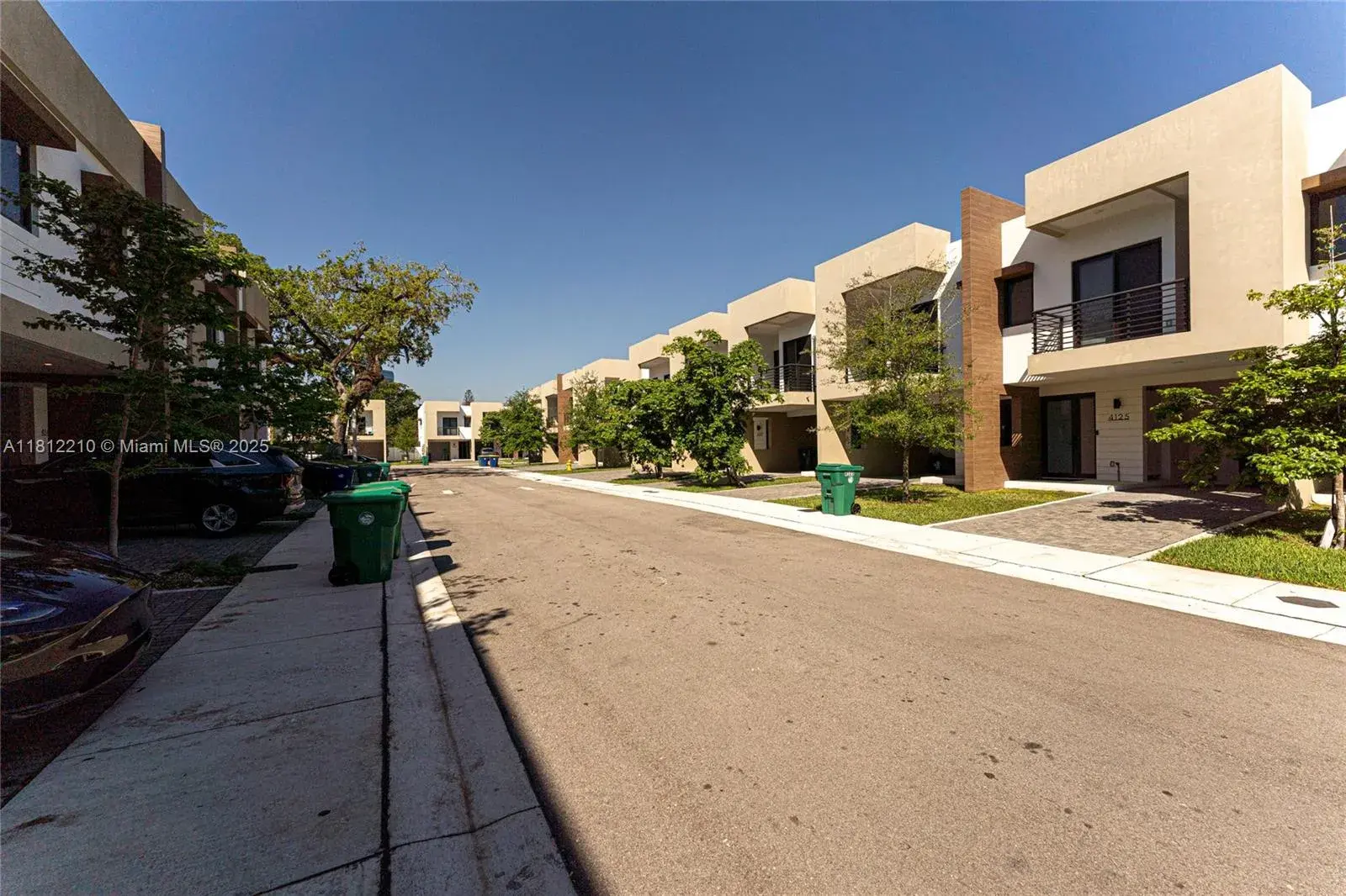 3 bedroom 2 bath Residential for sale at 4141 N Oak Pl, Dania Beach FL 33314