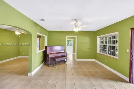 1490 NE 108th St, Miami FL 33161