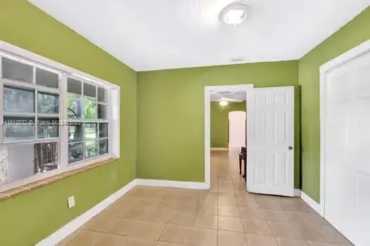 1490 NE 108th St, Miami FL 33161