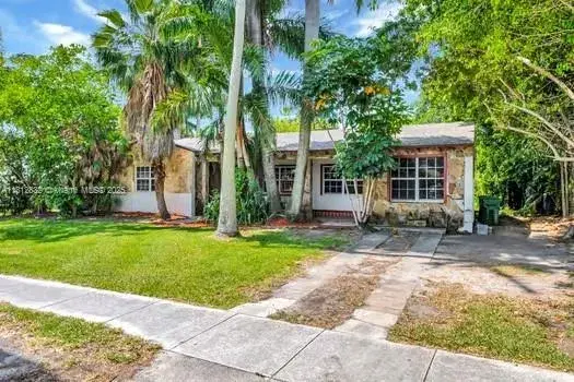 1490 NE 108th St, Miami FL 33161
