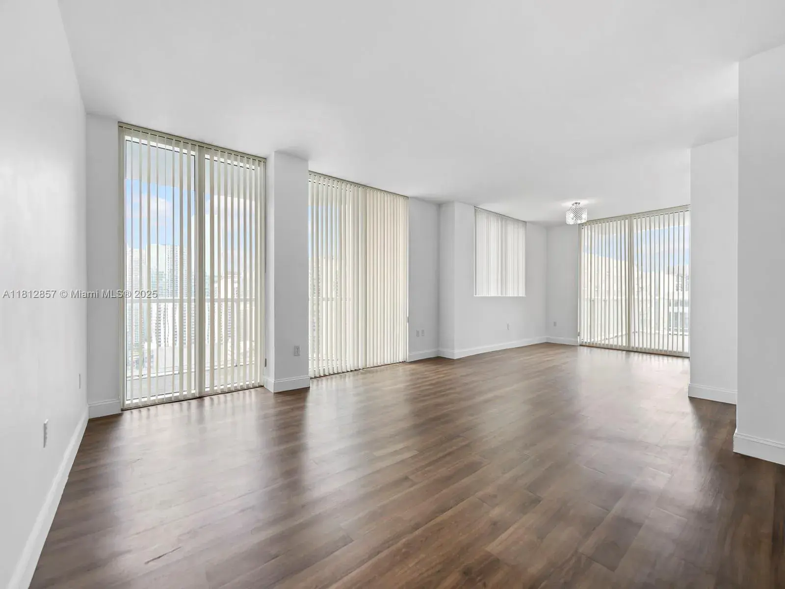 253 NE 2nd St # 3108, Miami FL 33132