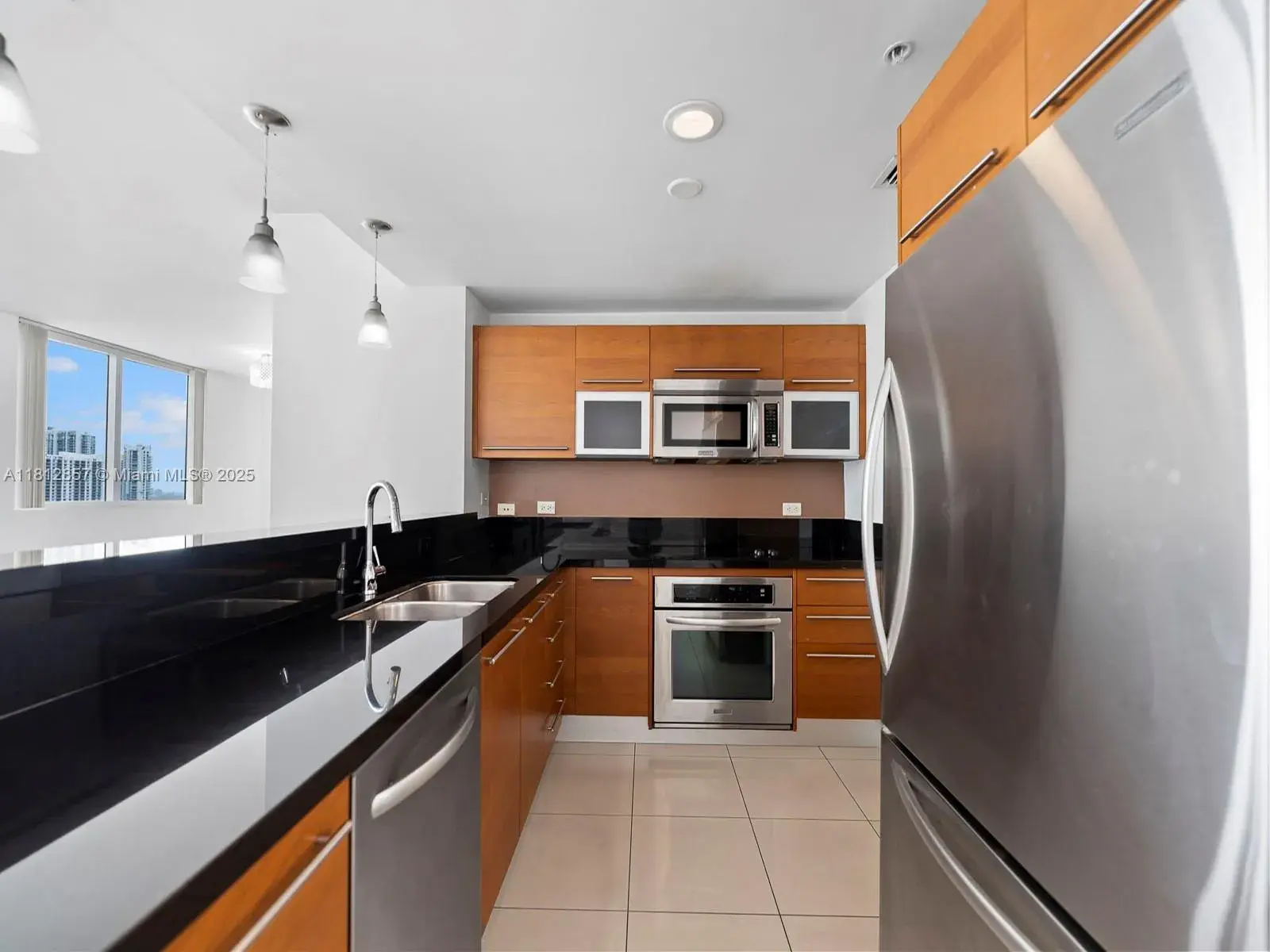 253 NE 2nd St # 3108, Miami FL 33132