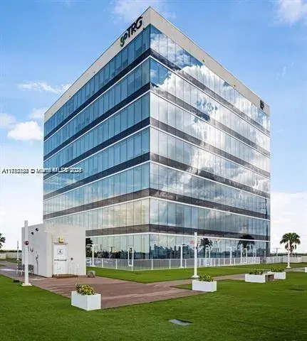 Commercial Sale for sale at 20200 W Dixie Hwy 709 Hwy, Miami FL 33180