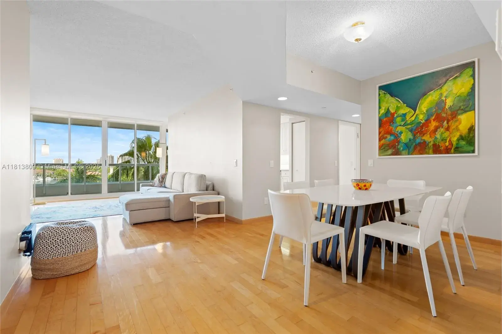2 bedroom 2 bath Residential for sale at 21205 Yacht Club Dr # 707, Aventura FL 33180