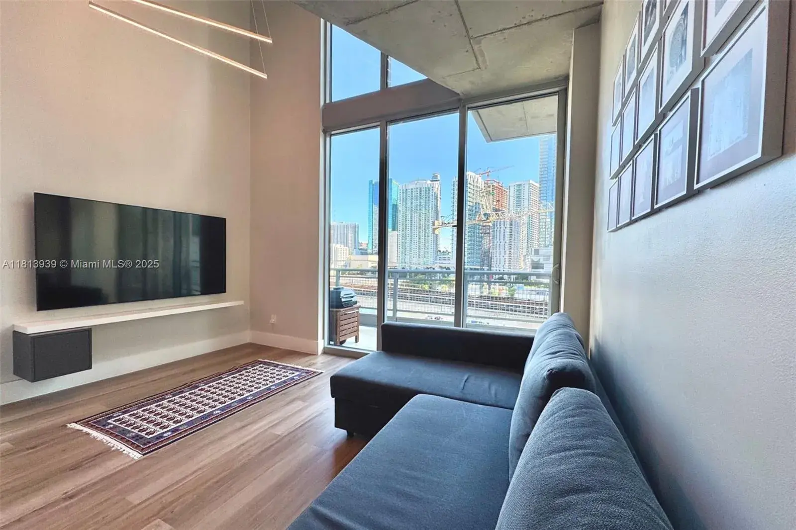 690 SW 1st Ct, Miami FL 33130