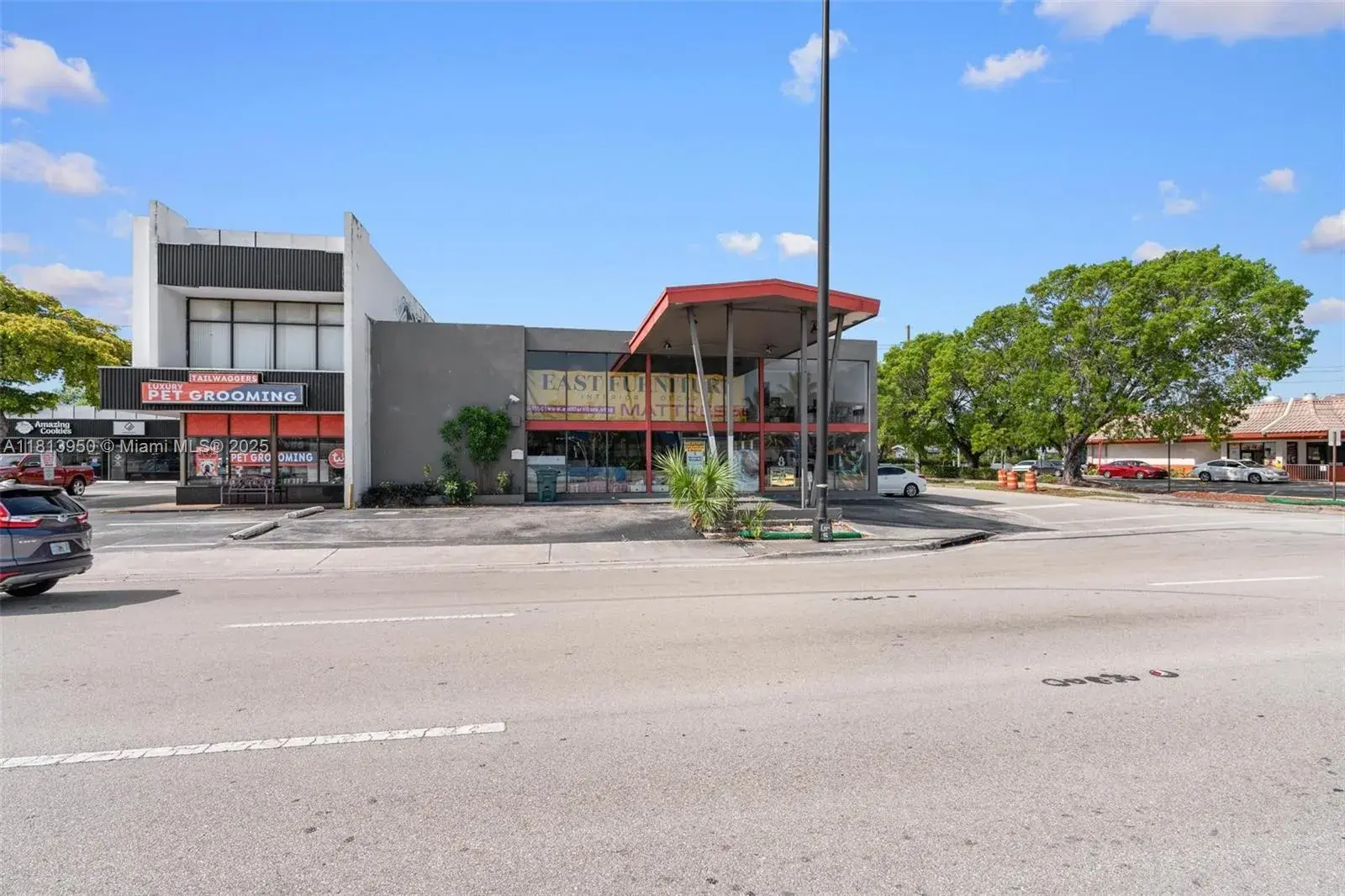 Commercial Sale for sale at 1500 E Commercial Blvd, Oakland Park FL 33334