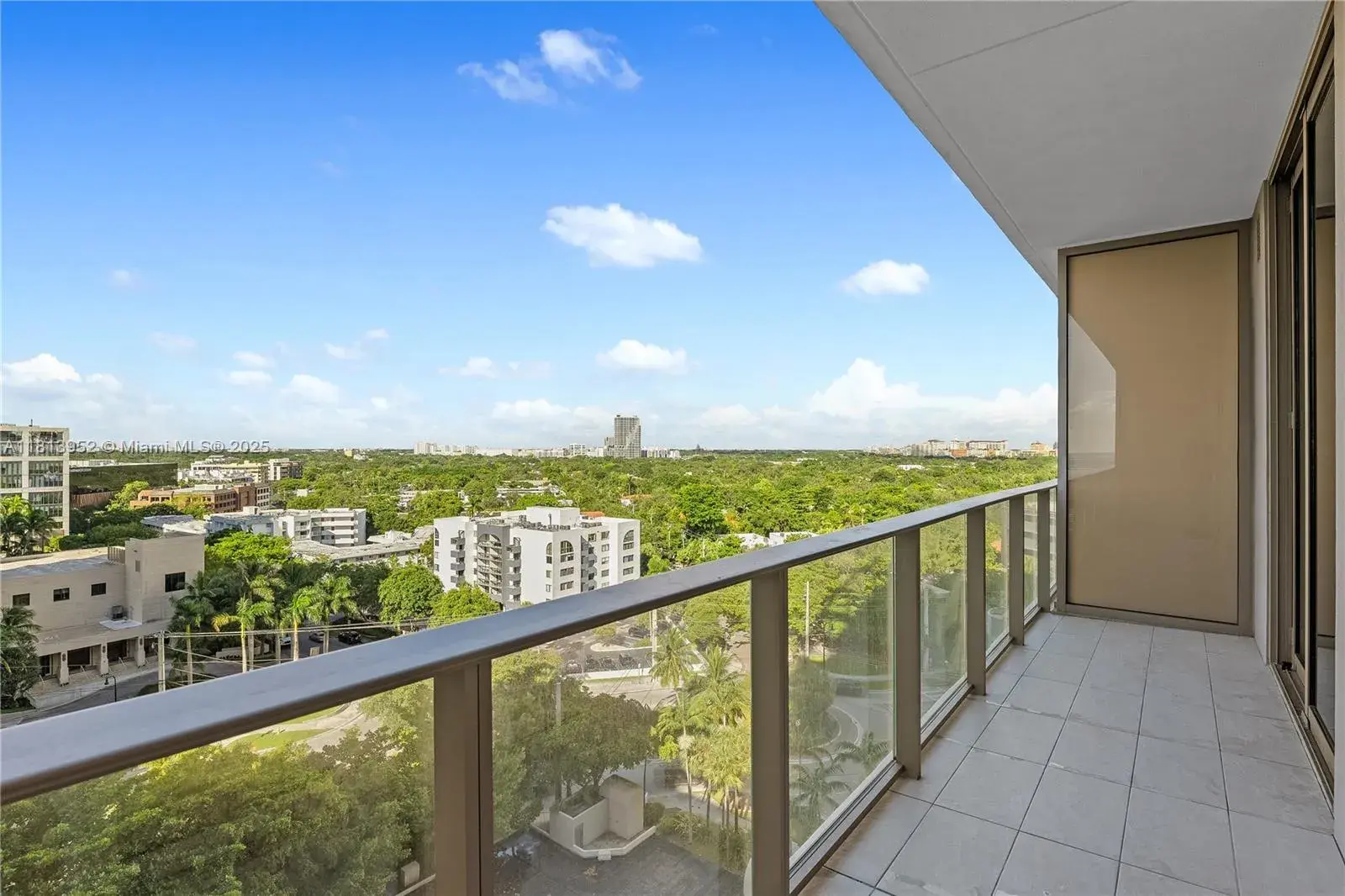 1 bedroom 1 bath Residential for sale at 2678 Tigertail Ave # 909, Miami FL 33133