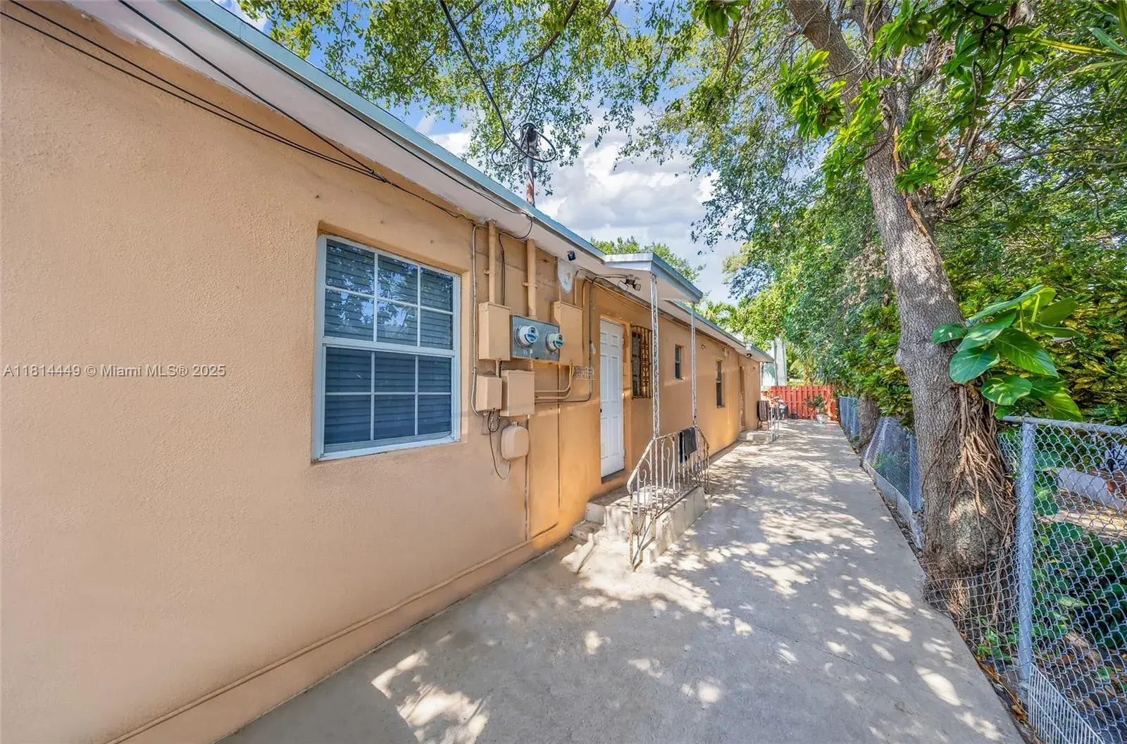 625 SW 16th Ave, Miami FL 33135