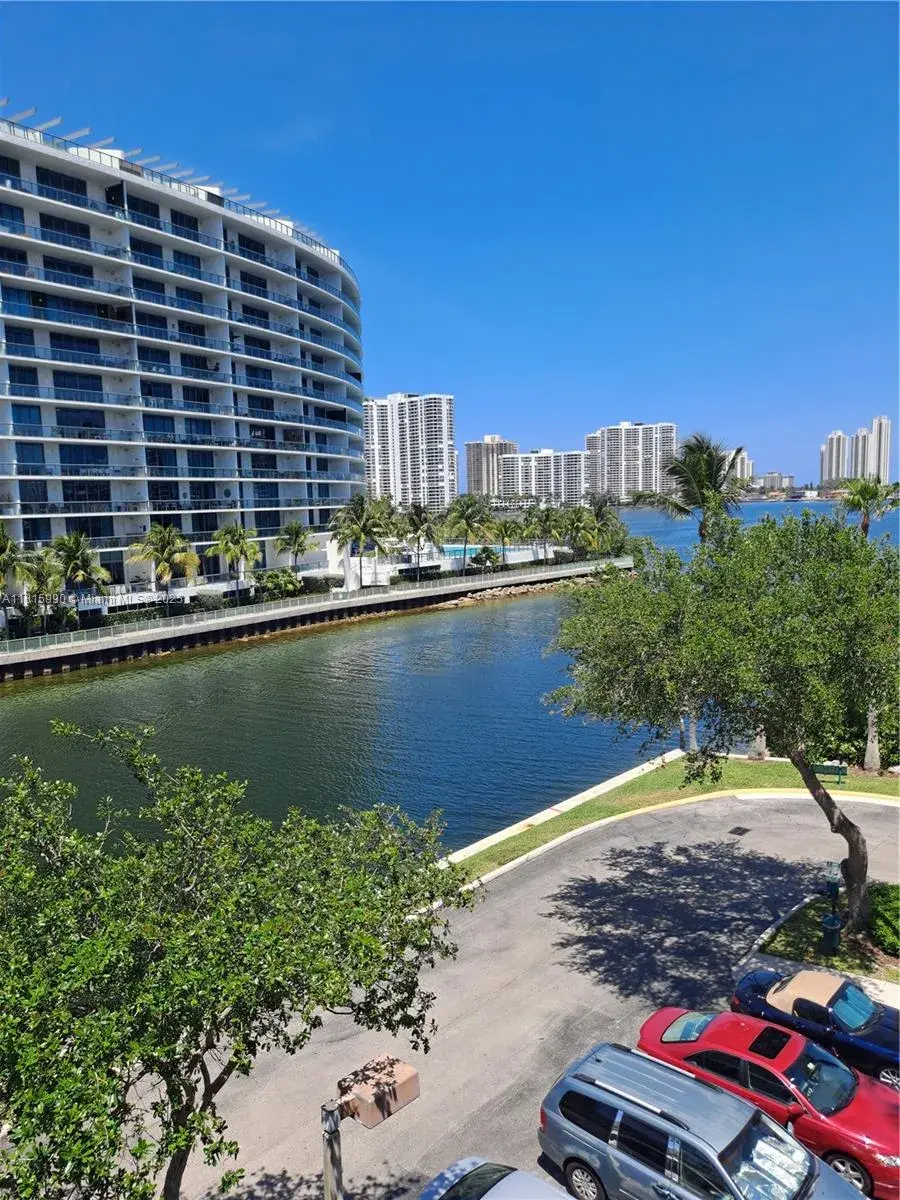 2 bedroom 2 bath Residential Lease for rent at 3255 NE 184th St # 12402, Aventura FL 33160