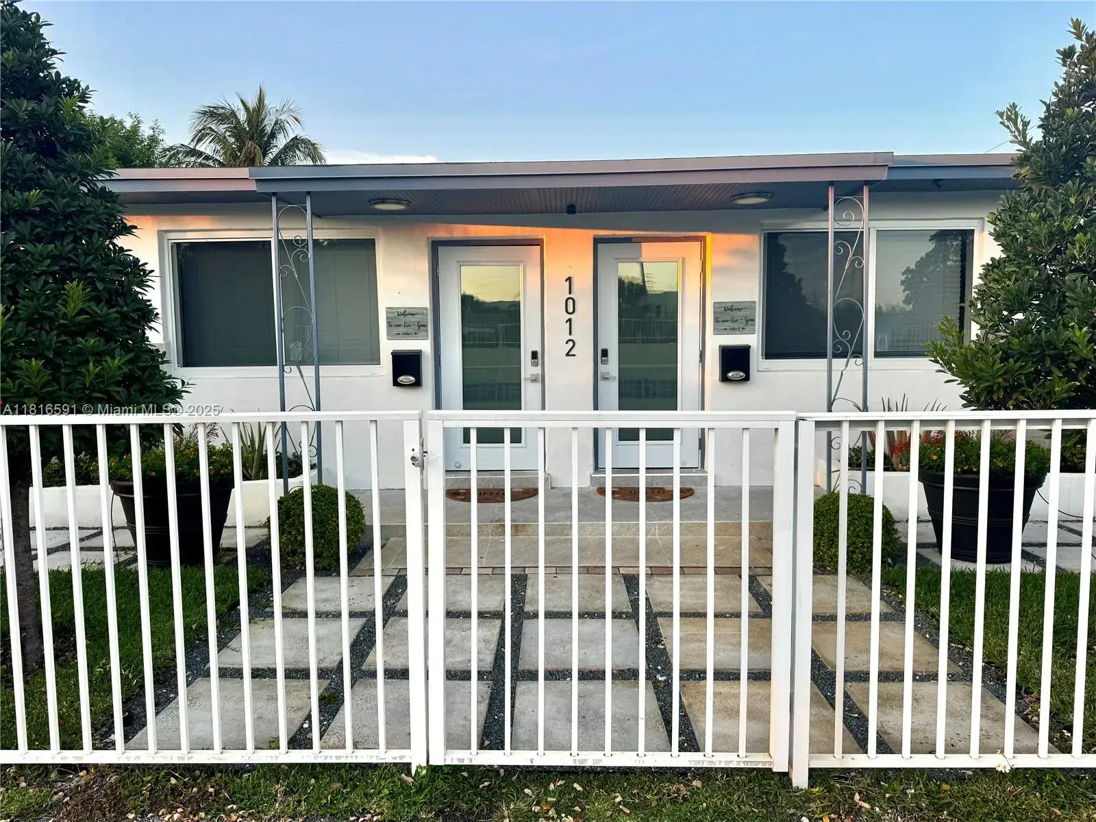 Residential Income for sale at 1012 SW 3rd Ave, Hallandale Beach FL 33009
