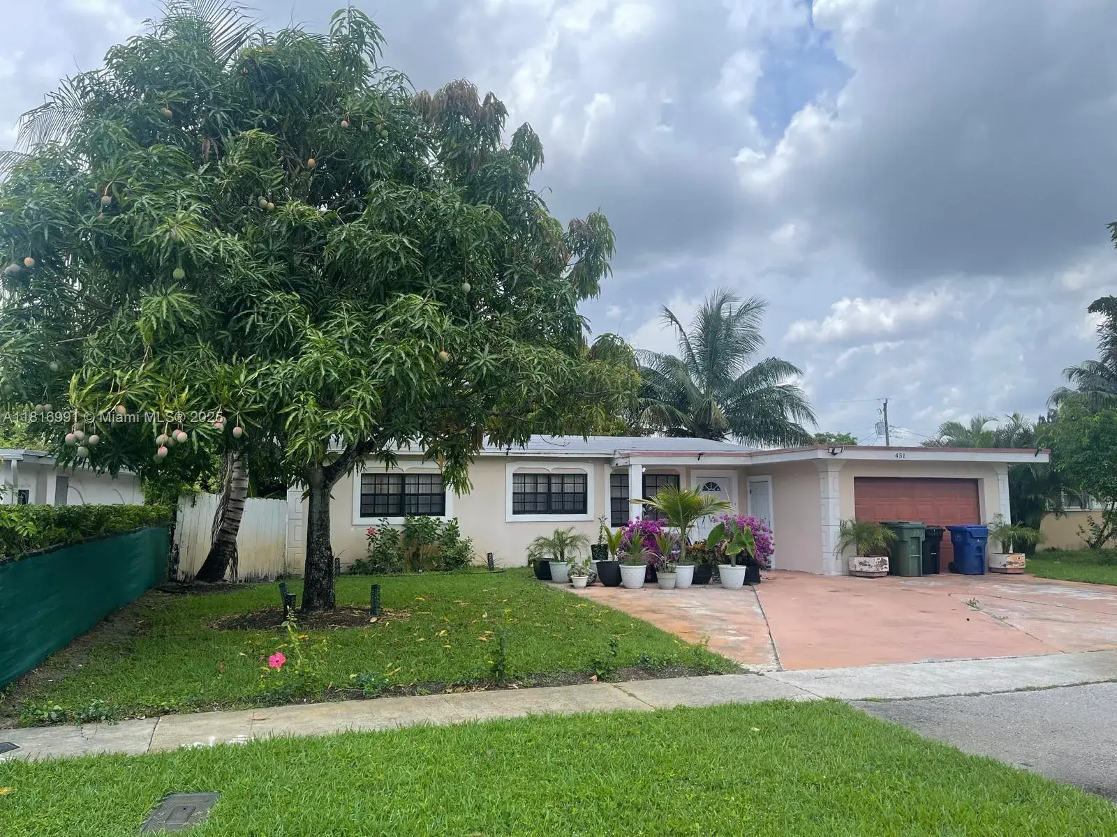4 bedroom 2 bath Residential for sale at 451 E Dayton Cir, Fort Lauderdale FL 33312