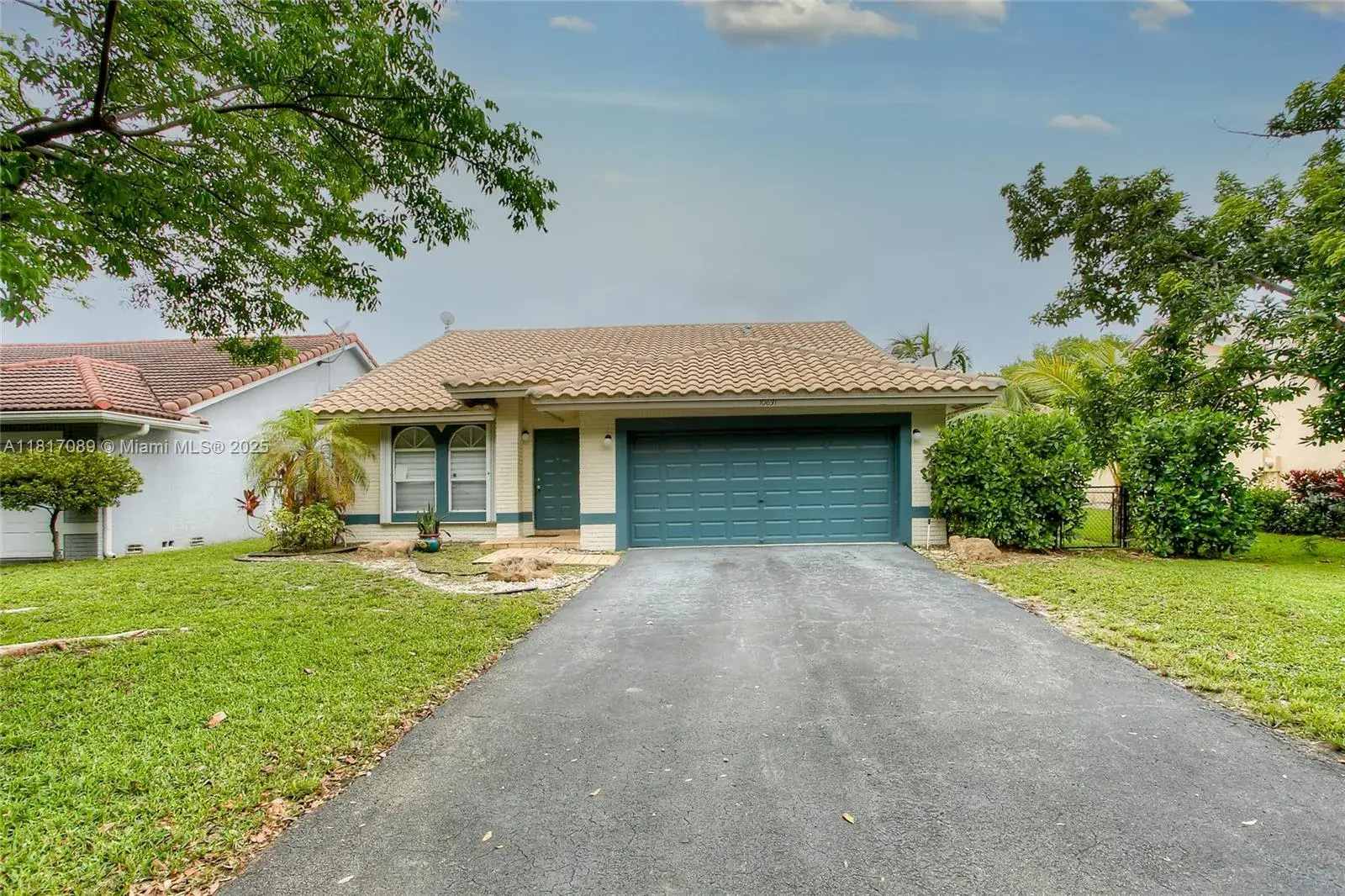 3 bedroom 2 bath Residential for sale at 10631 NW 32nd Ct, Coral Springs FL 33065