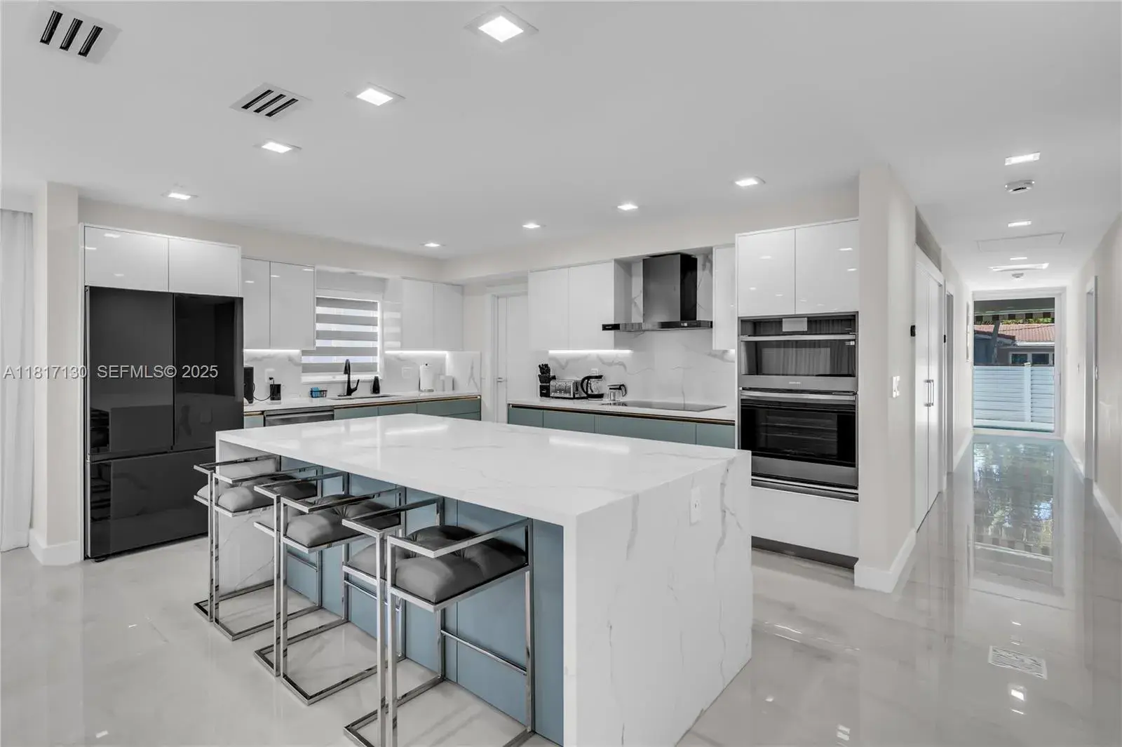 1045 Hollywood Blvd, Hollywood FL 33019
