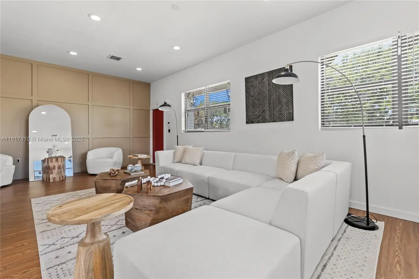 611 SW 4th Ct, Hallandale Beach FL 33009