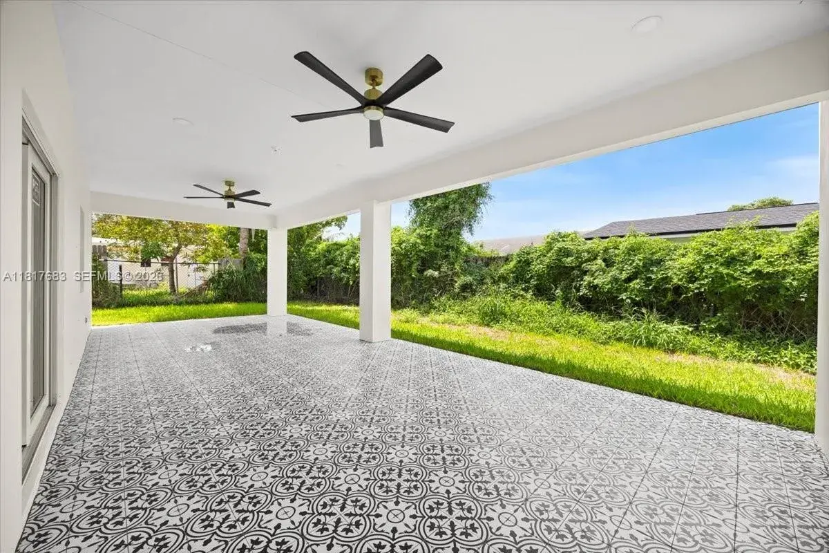 930 34th St, West Palm Beach FL 33407