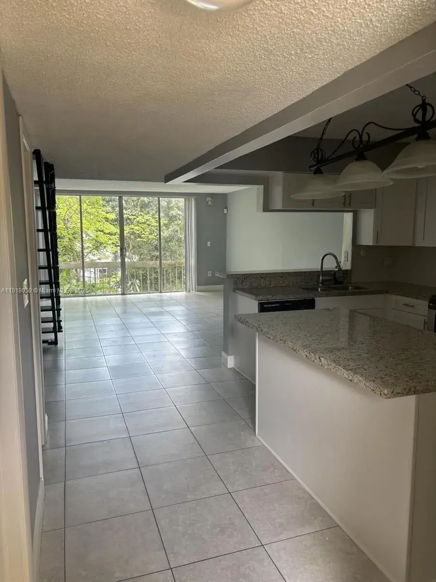 8401 W Sample Rd # 18, Coral Springs FL 33065