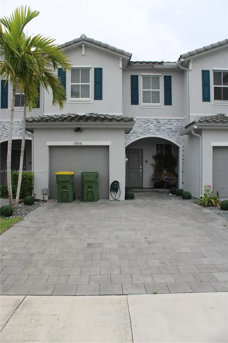 3 bedroom 2 bath Residential for sale at 2606 SE 13th St, Homestead FL 33035