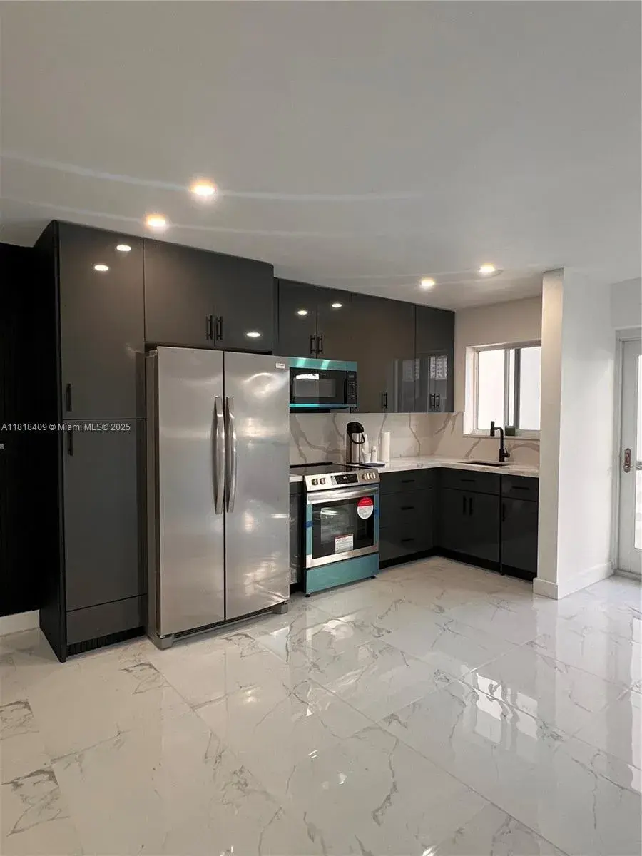 1818 Rodman St # 2D, Hollywood FL 33020