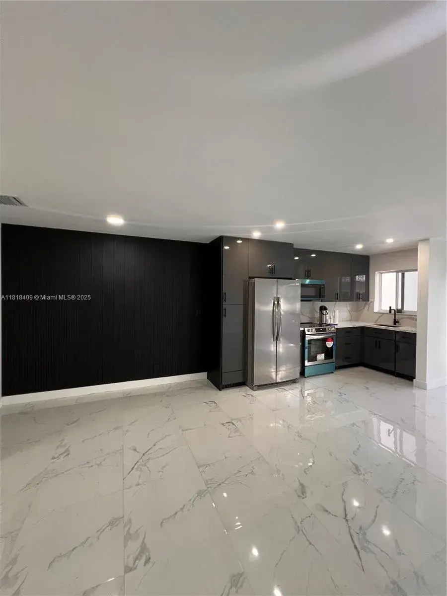 1818 Rodman St # 2D, Hollywood FL 33020