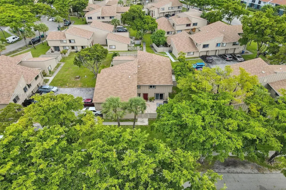 5613 NW 21st St # B, Lauderhill FL 33313
