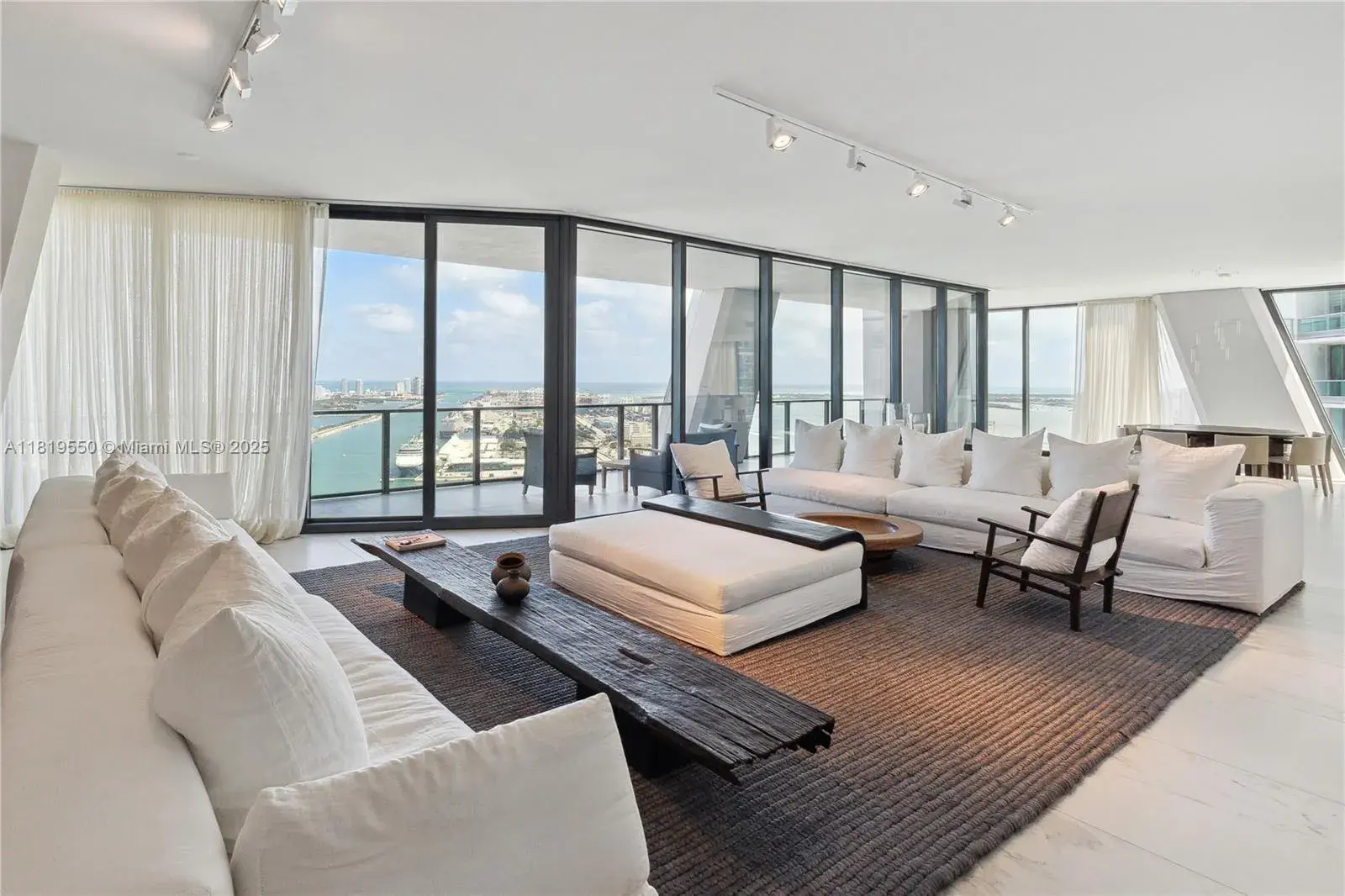 1000 Biscayne Blvd # 4401, Miami FL 33132