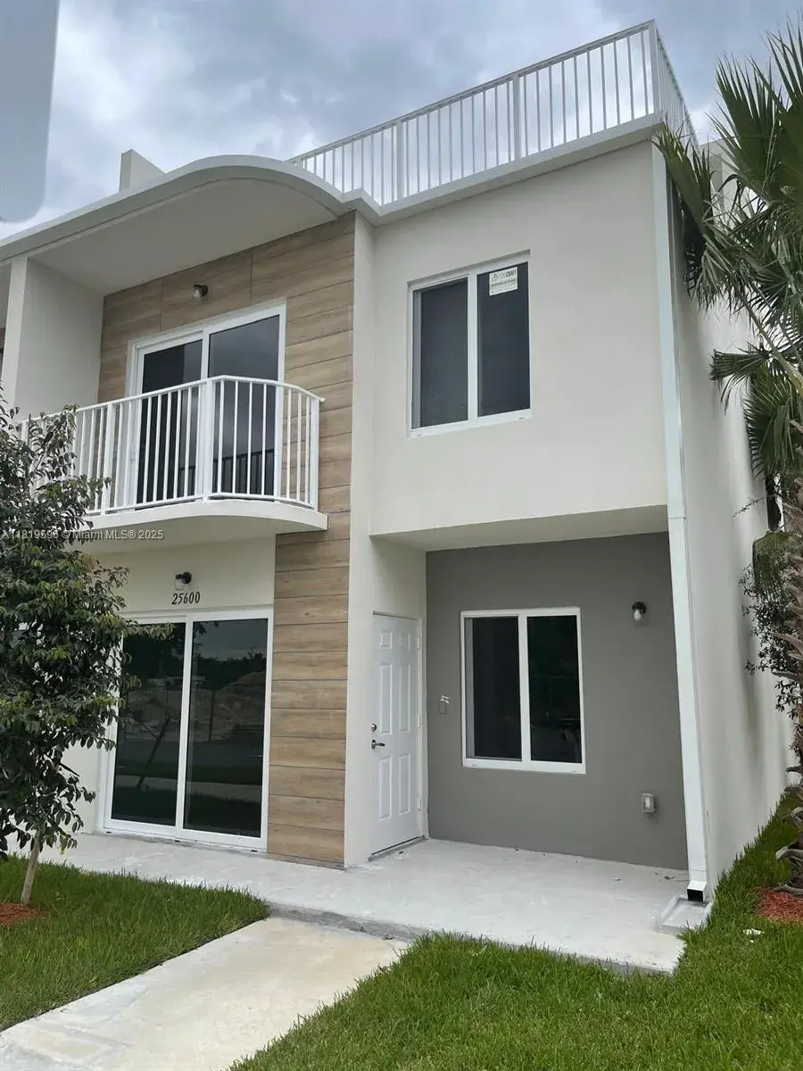 25600 SW 143rd Path, Homestead FL 33032