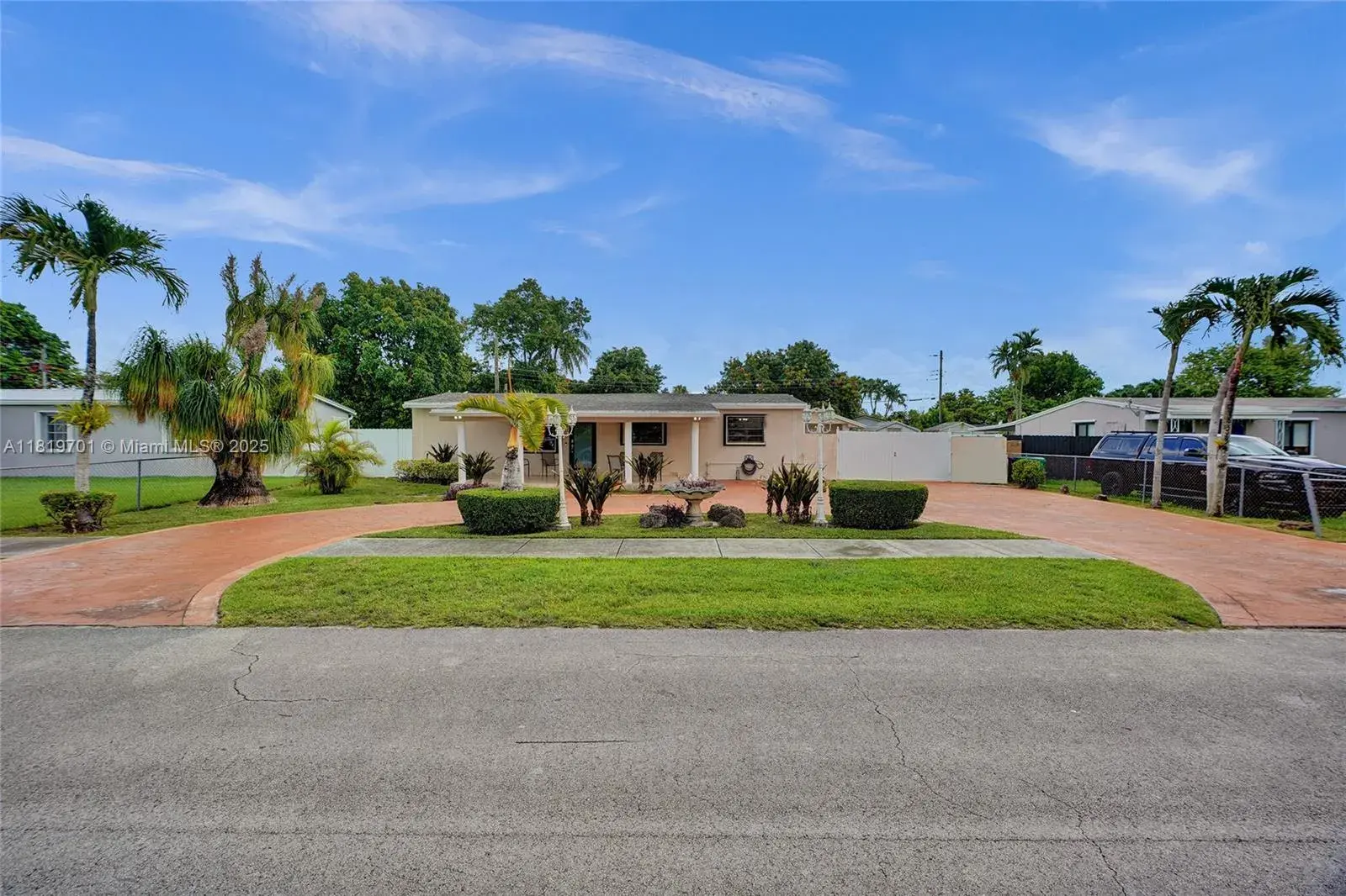 5435 SW 99th Ct, Miami FL 33165