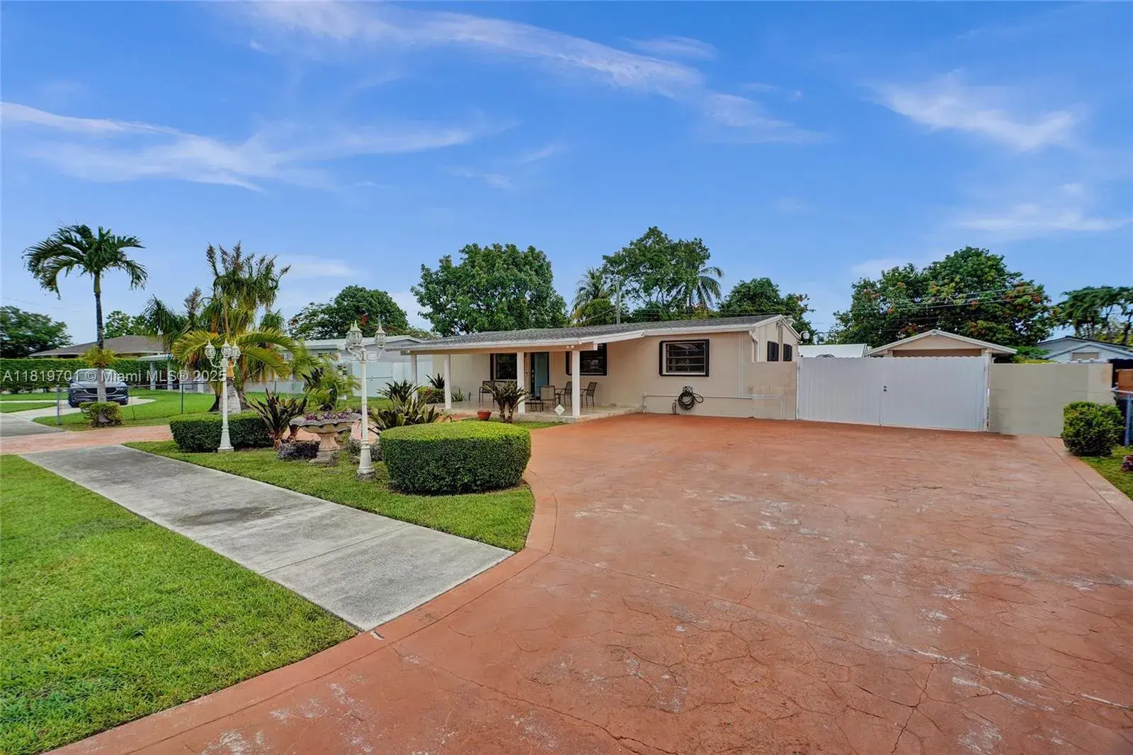 5435 SW 99th Ct, Miami FL 33165