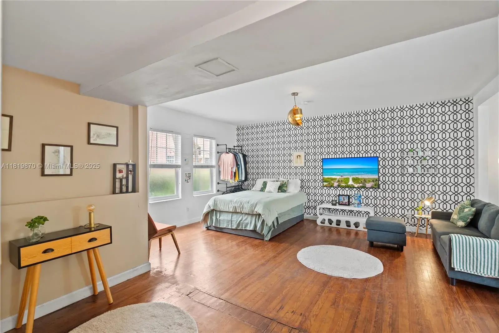 1 bedroom 1 bath Residential for sale at 760 Meridian Ave # 3, Miami Beach FL 33139