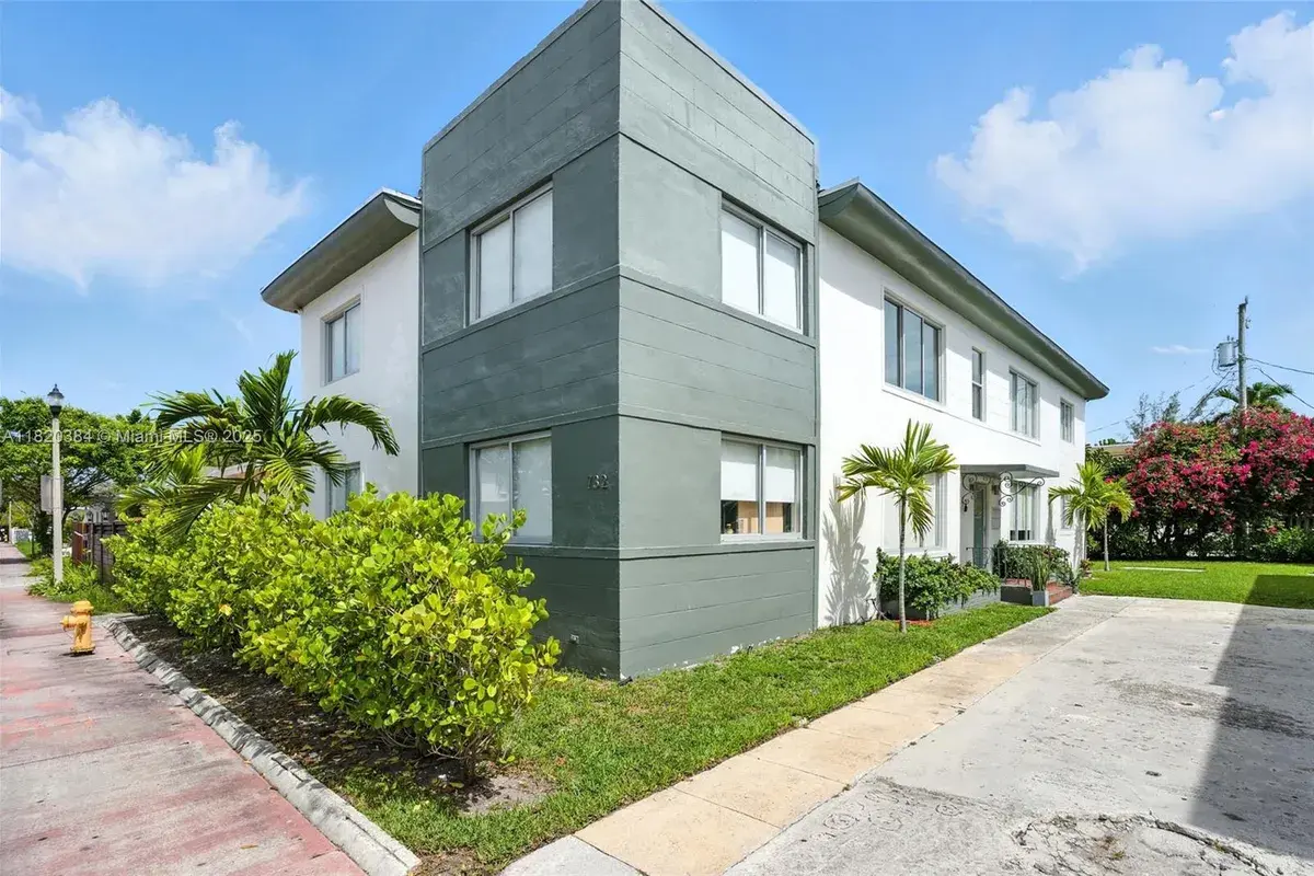 732 82nd St, Miami Beach FL 33141